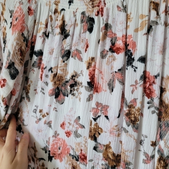 Floral Off The Shoulder Blouse Small - Picture 7 of 9
